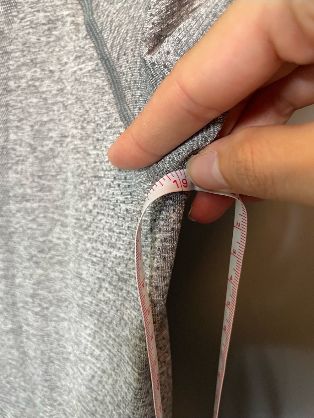 Lululemon Swiftly tech hip length short sleeve Crewneck tee Gray size 10 - Picture 8 of 10